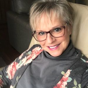 Meet your Posher, Sandy